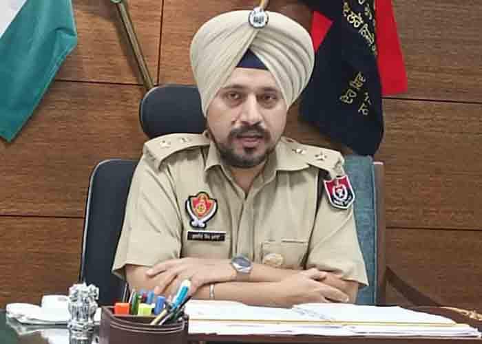 SSP Gulneet Khurana imposed a complete ban on the use of speakers on tractors and trucks during Hola-Mohalla